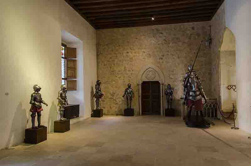 73 - Segovia - el Alcazar de Segovia - interior - sala del palacio viejo